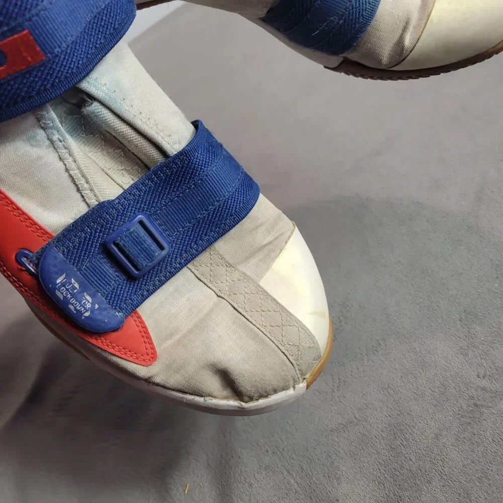 Nike LeBron Soldier 12 Kids Sneakers Size 6.5Y‎ Blue/White/Red